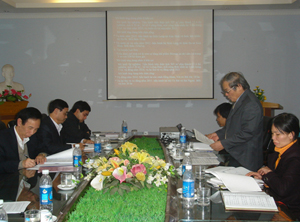  Tiến sĩ Lê Văn Tri trình bày kết quả triển khai đề tài. 